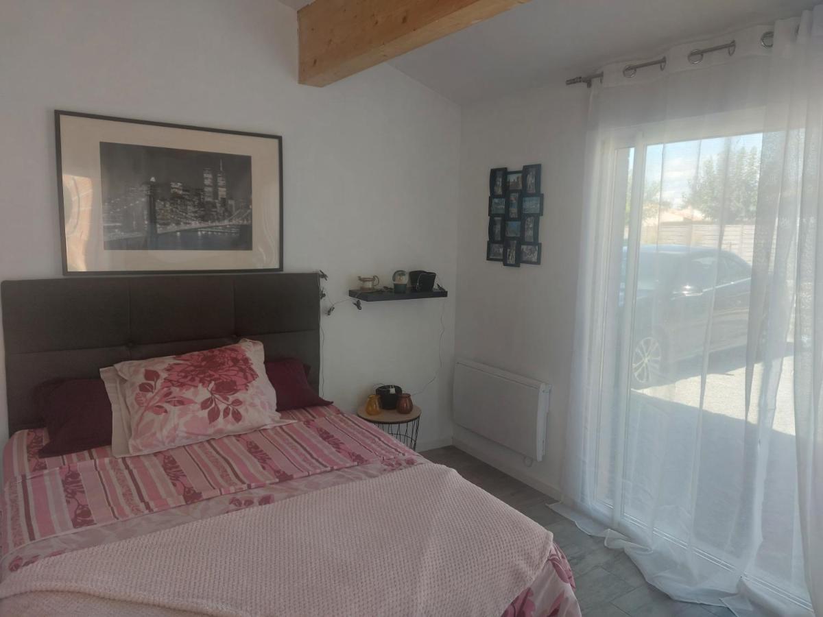 Chambre Climatisee A 20 Minutes De Bordeaux Marcamps Exterior photo